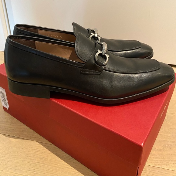 Salvatore Ferragamo Leather Loafer - Picture 4 of 7